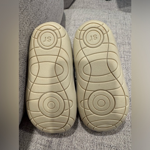 New without box stride rite size 6 Bianca Bootie - Picture 2 of 4